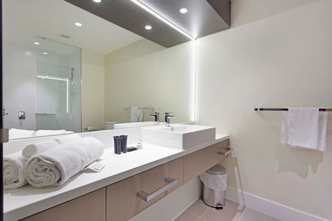 Calamvale Hotel Suites And Conference Centre - Stayed 25