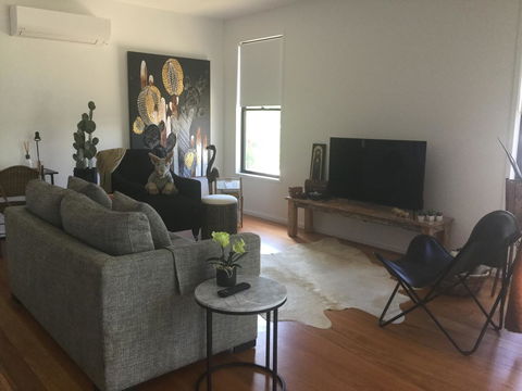 Sam's Buderim Mountain Guest House - Stays Accommodation 6