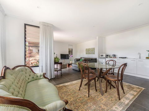 Sam's Buderim Mountain Guest House - Stays Accommodation 16