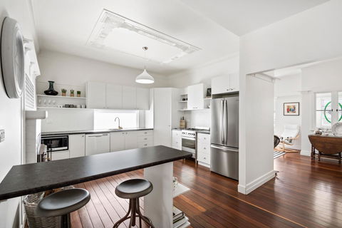 The Lighthouse - Stays Accommodation 11
