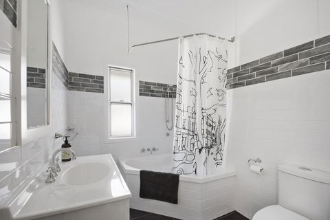The Lighthouse - Stays Accommodation 14