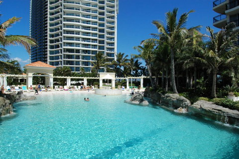 Chevron Renaissance - HR Surfers Paradise - Stayed 14