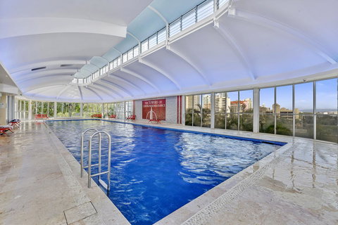 Chevron Renaissance - HR Surfers Paradise - Stayed 4