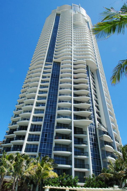 Chevron Renaissance - HR Surfers Paradise - Stayed 19