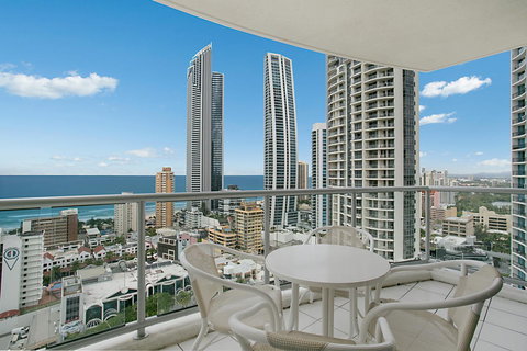 Chevron Renaissance - HR Surfers Paradise - Stayed 8