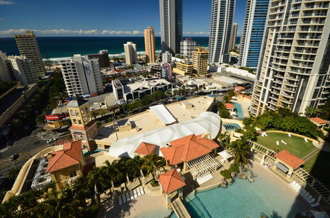 Chevron Renaissance - HR Surfers Paradise - Stayed 25