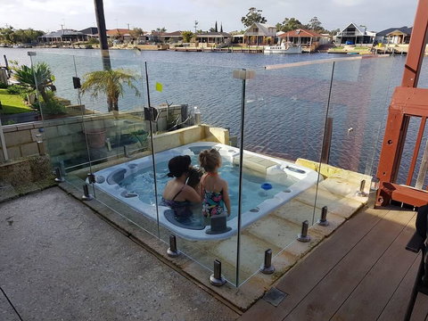 Waterside Resort Style - Stayed 3