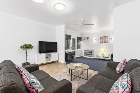 Wattle Grove Villa - Stayed 3