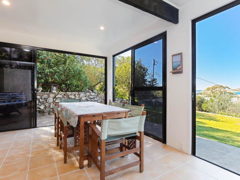 Whale Tales' 78 Lentara Street - FANTASTIC WATER VIEWS OVER FINGAL BEACH - Stayed 2