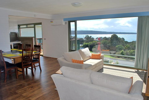 Whalevue - Unit 2 - Stayed 0