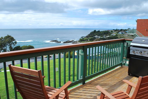 Whalevue - Unit 2 - Stayed 1