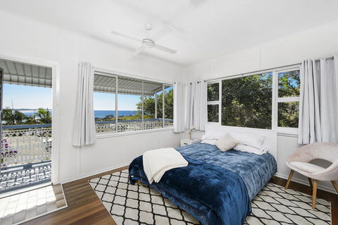 Whitecaps, 26 East Street - Stays Accommodation 1