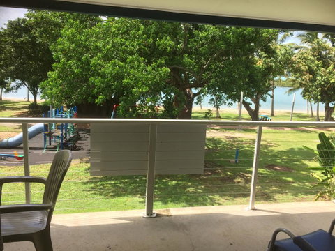 Whitehaven Beachfront Holiday Units - Stays Accommodation 3