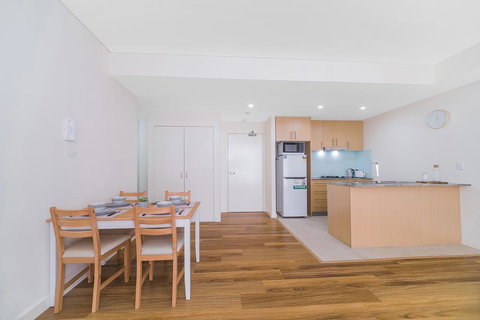 Wolli Creek Airport Serviced 2 Bedroom Apartment - Stayed 3