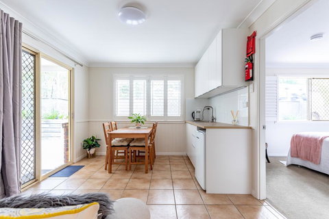 Woodford Gardens - Stays Accommodation 2