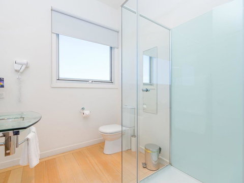 WYTONIA 2 - Stayed 2