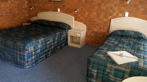 Yambil Inn - Stayed 1