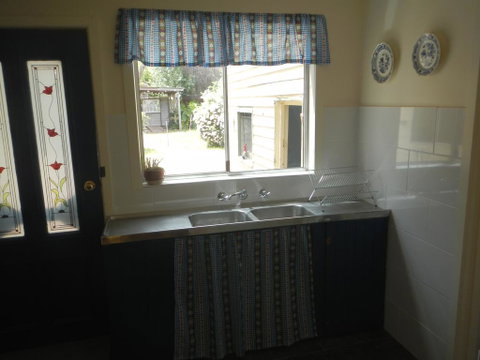 Yarram Cottage: Art And Accommodation - Stayed 2