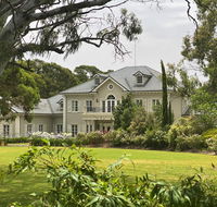 Yatahlia Manor Luxury Homestay - Stays Accommodation