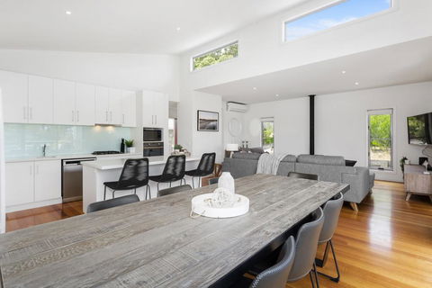 YOU, ME AND THE SEA - BLAIRGOWRIE - Stayed 0