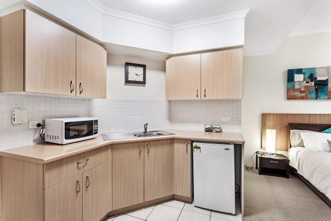 Zenith Studio, Unit 3/10 Messines Street - Stayed 1