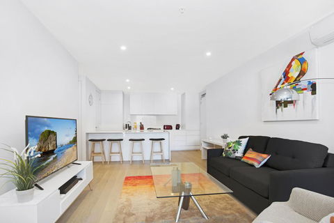 Heart Of St Kilda  Infinity Pool+Parking+WIFI - Stayed 2