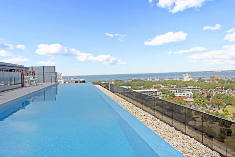 Heart Of St Kilda  Infinity Pool+Parking+WIFI - Stayed 0