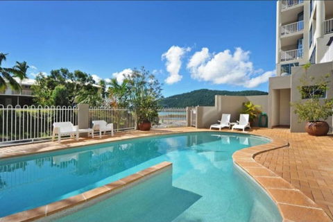 AirliediseNO Hills5min Walk 2 Port Of Airlie/Ferry TerminalWiFiNetflix - Stayed 2