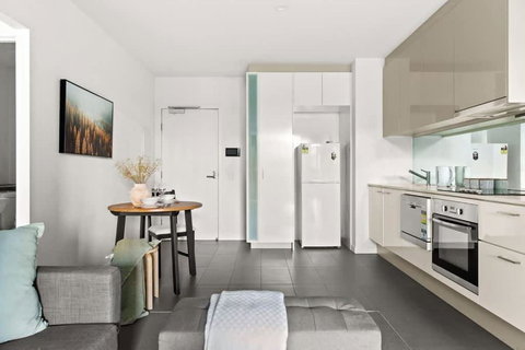 A Central Apt Right Next To Southern Cross - Stays Accommodation 3