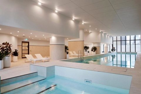 A Chic 2BR Apt Right Next To Melbourne Central - Stays Accommodation 2