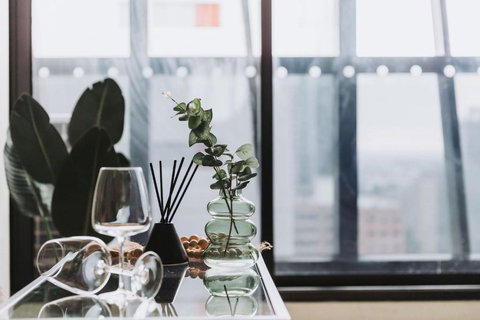 A Chic & Comfy 2BR Apt On Collins With City Views - Stayed 3