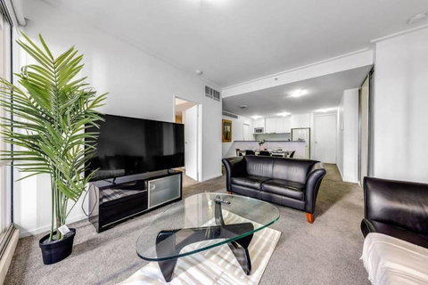 A Comfy 2BR Apt Right Next To Darling Harbour - Stays Accommodation 0