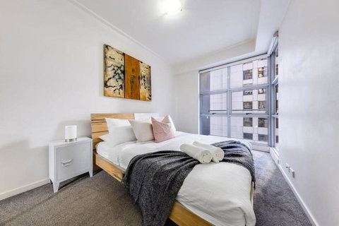 A Comfy 2BR Apt Right Next To Darling Harbour - Stays Accommodation 3