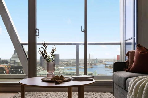A Stylish 3BR Apt With Harbour Views FREE Parking - Stayed 0