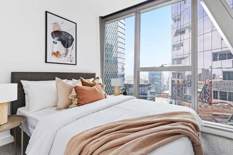 A Stylish 3BR Apt With Harbour Views FREE Parking - Stayed 1