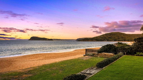 Absolute Beachfront On Stunning Pearl Beach - Stays Accommodation 3