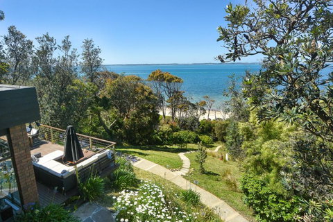 Absolute Beachfront - Stayed 0