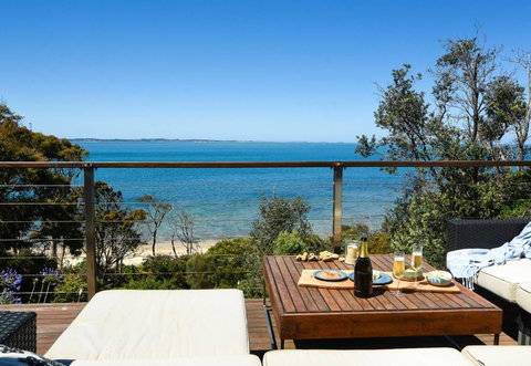 Absolute Beachfront - Stayed 2