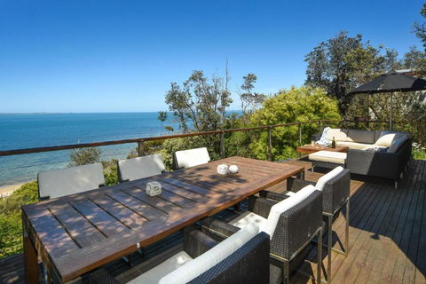 Absolute Beachfront - Stayed 4