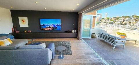 Absolute Waterfront With Oversized Private Terrace - Stayed 4