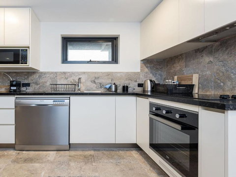 Across The Road From The Beach Inlet Side - Stays Accommodation 3