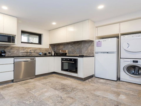 Across The Road From The Beach Inlet Side - Stays Accommodation 4