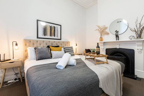 A Carlton Classic - Quaint Inner-City Getaway - Stays Accommodation 1