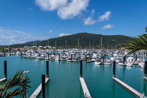 Airlie Breezes At The Boathouse - Stayed 2