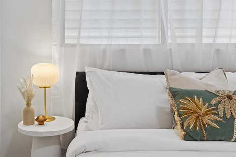 Alex Beachside Pet Friendly 2 Bed Apartment - Stays Accommodation 2