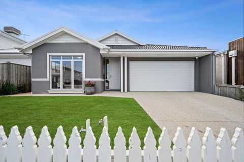 All Day Sunshine And Relaxation -Pet Friendly - Stayed 2