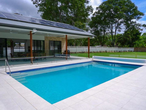 Amazing House Big Swimming Pool BBQ - Stays Accommodation 1