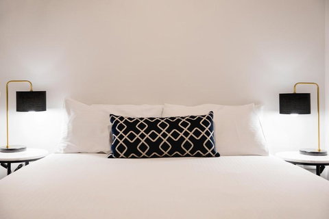 Amica Serviced Apartments - Stays Accommodation 4