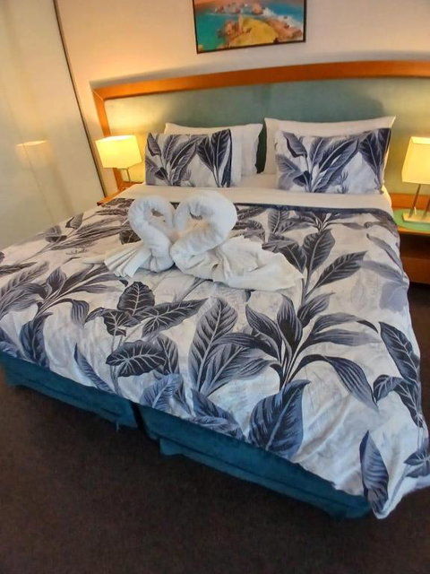 AN OCEAN,BEACHFRONT AND POOL VIEW Apartment 210 - Stays Accommodation 1