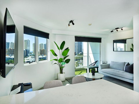 Amazing Views Surfers Paradise 2 Bedroom Unit Close To Everything - Stays Accommodation 3